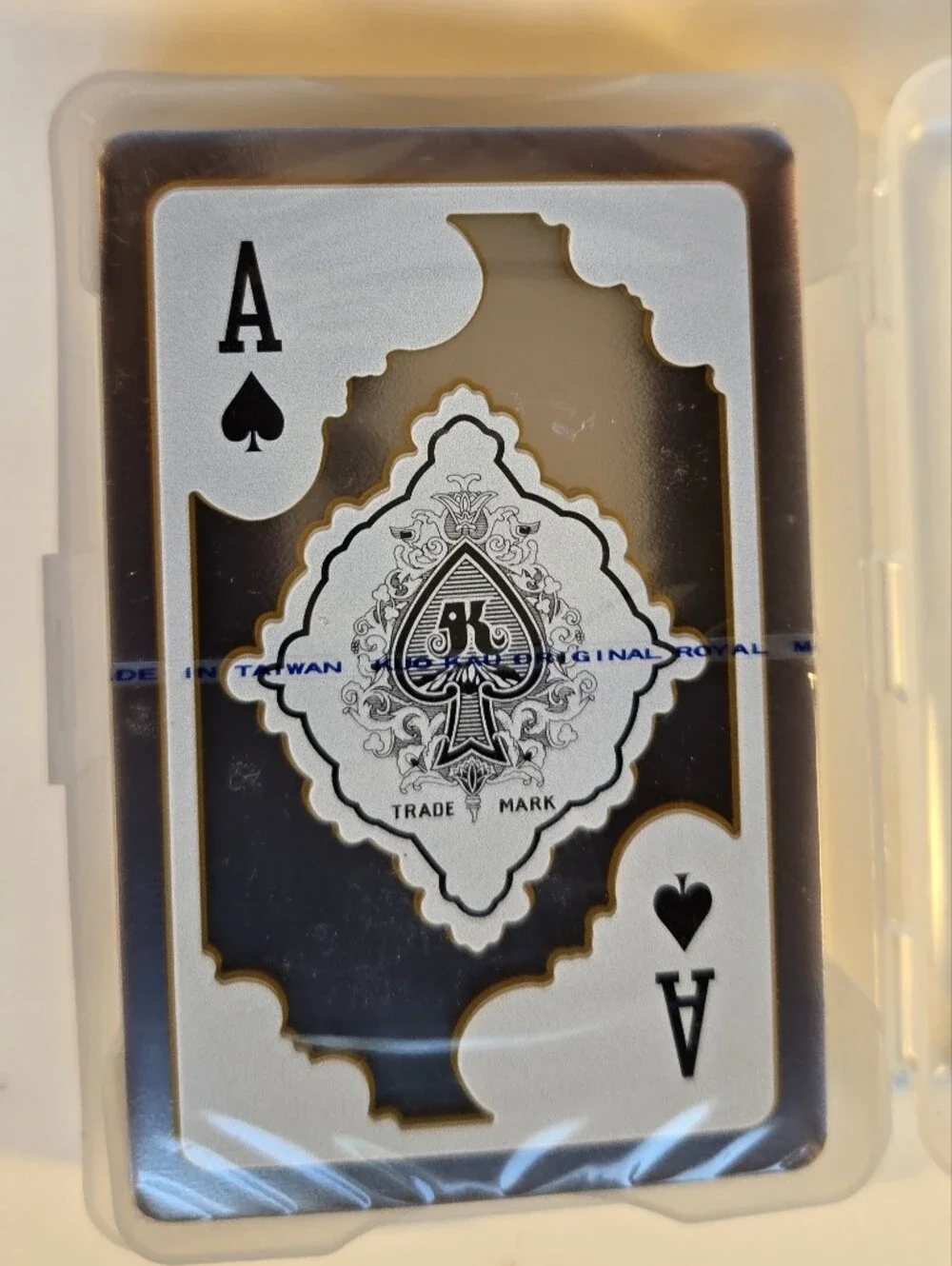 Waterproof Transparent Playing Cards - New In Case - Picture 6 of 8
